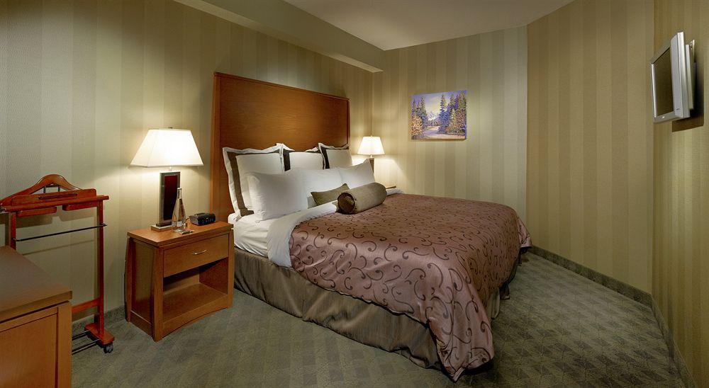 Deerfoot Inn And Casino YYC Exteriér fotografie