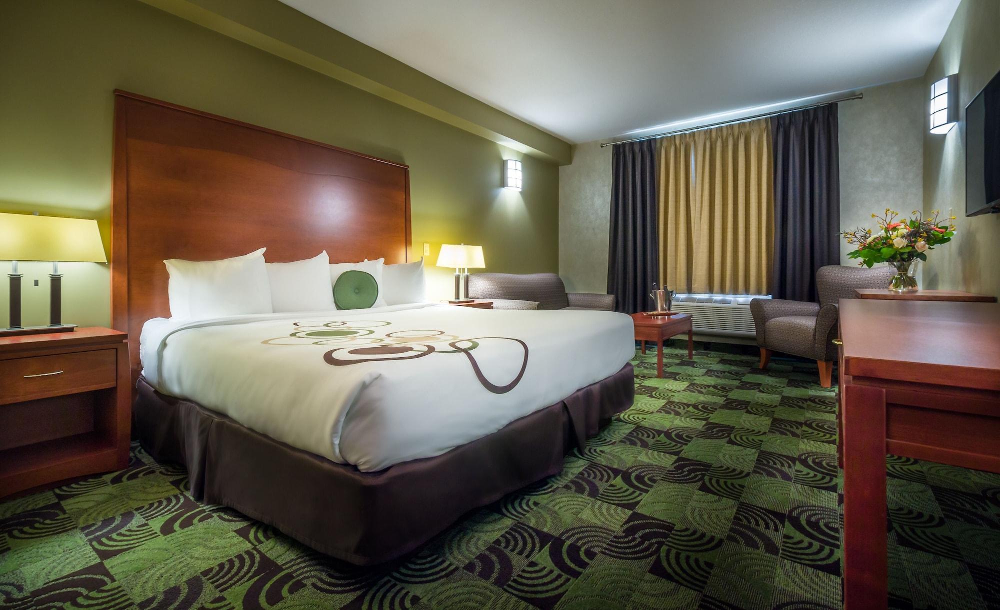 Deerfoot Inn And Casino YYC Exteriér fotografie