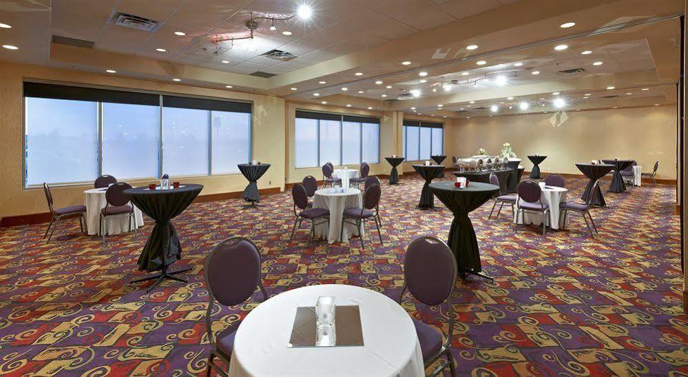 Deerfoot Inn And Casino YYC Exteriér fotografie