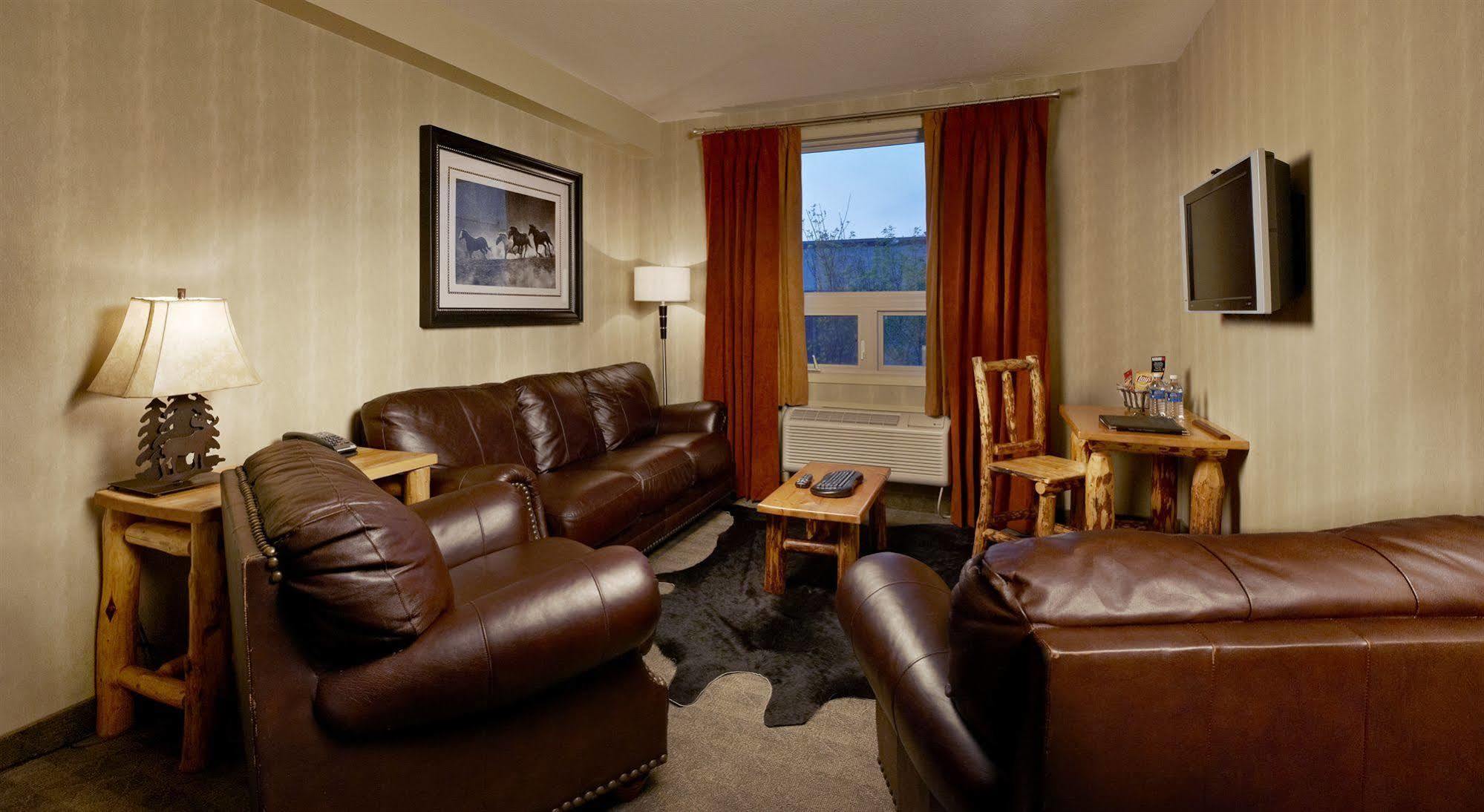 Deerfoot Inn And Casino YYC Exteriér fotografie