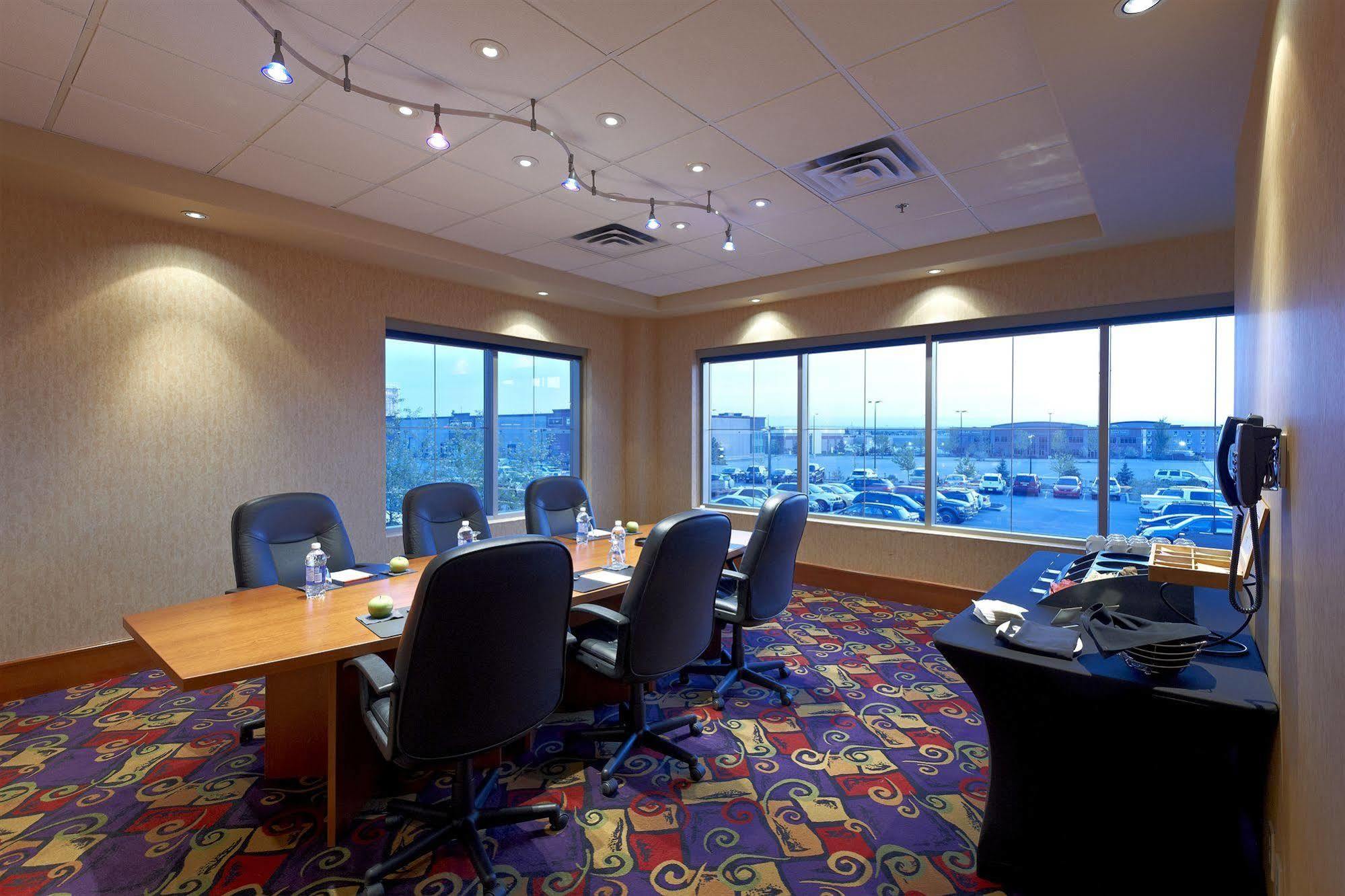 Deerfoot Inn And Casino YYC Exteriér fotografie