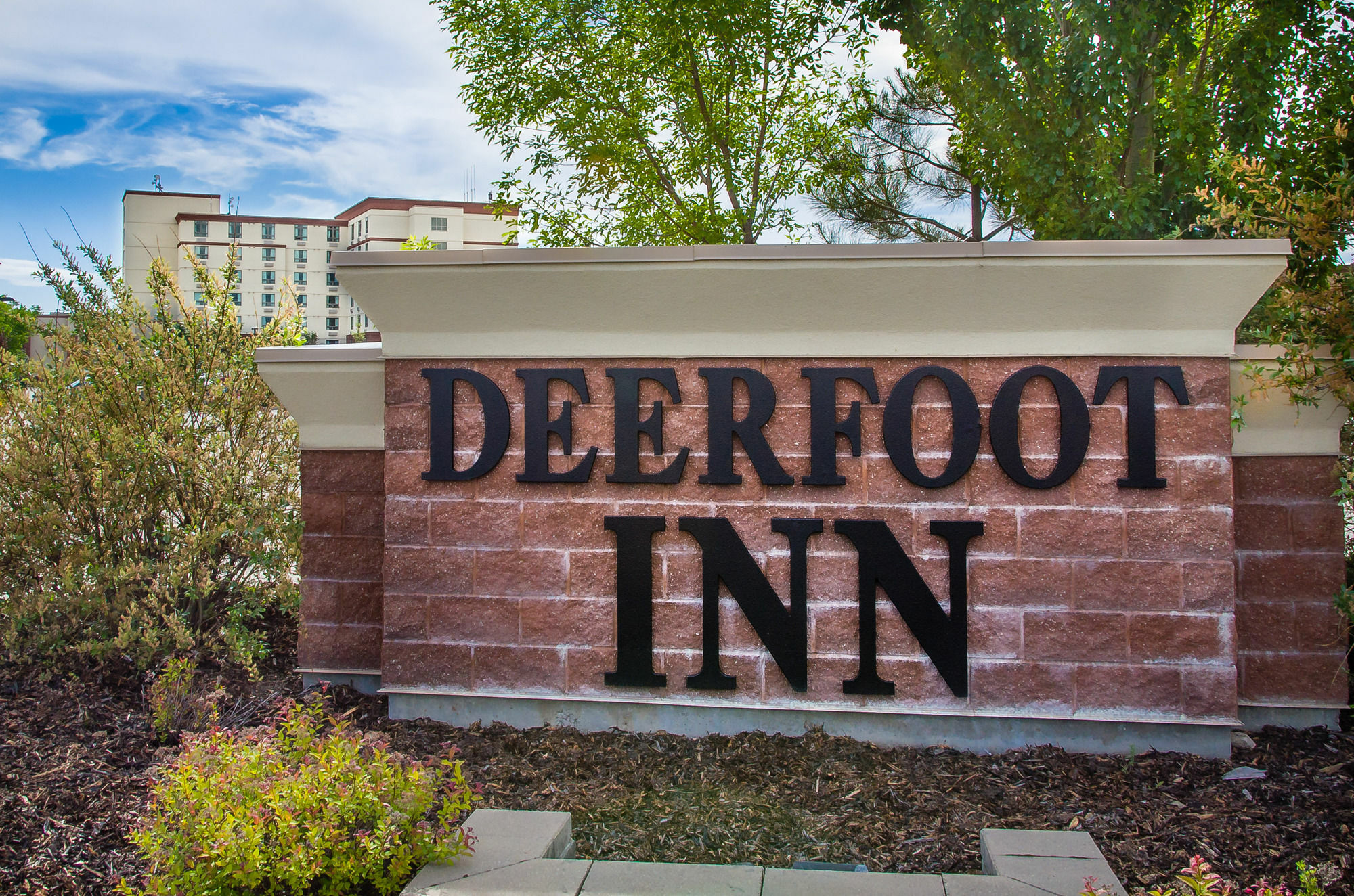 Deerfoot Inn And Casino YYC Exteriér fotografie